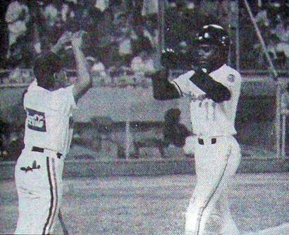 1989-12-28deshields2